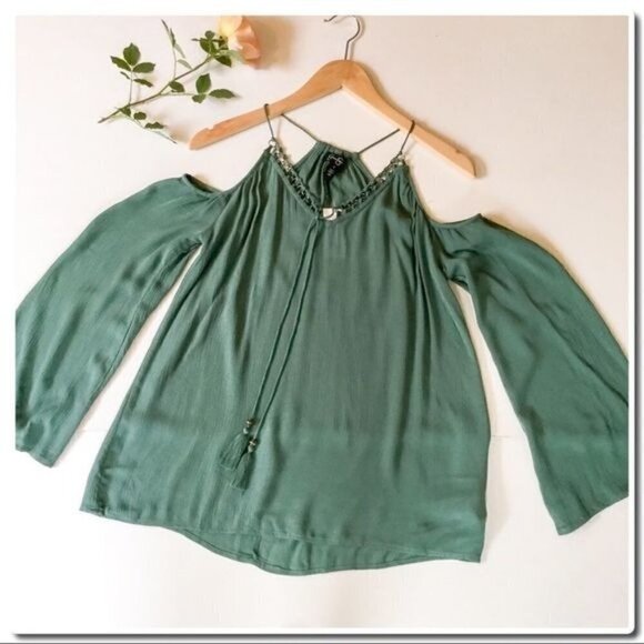 JESSICA Simpson Elise Cold Shoulder Blouse - Picture 4 of 5